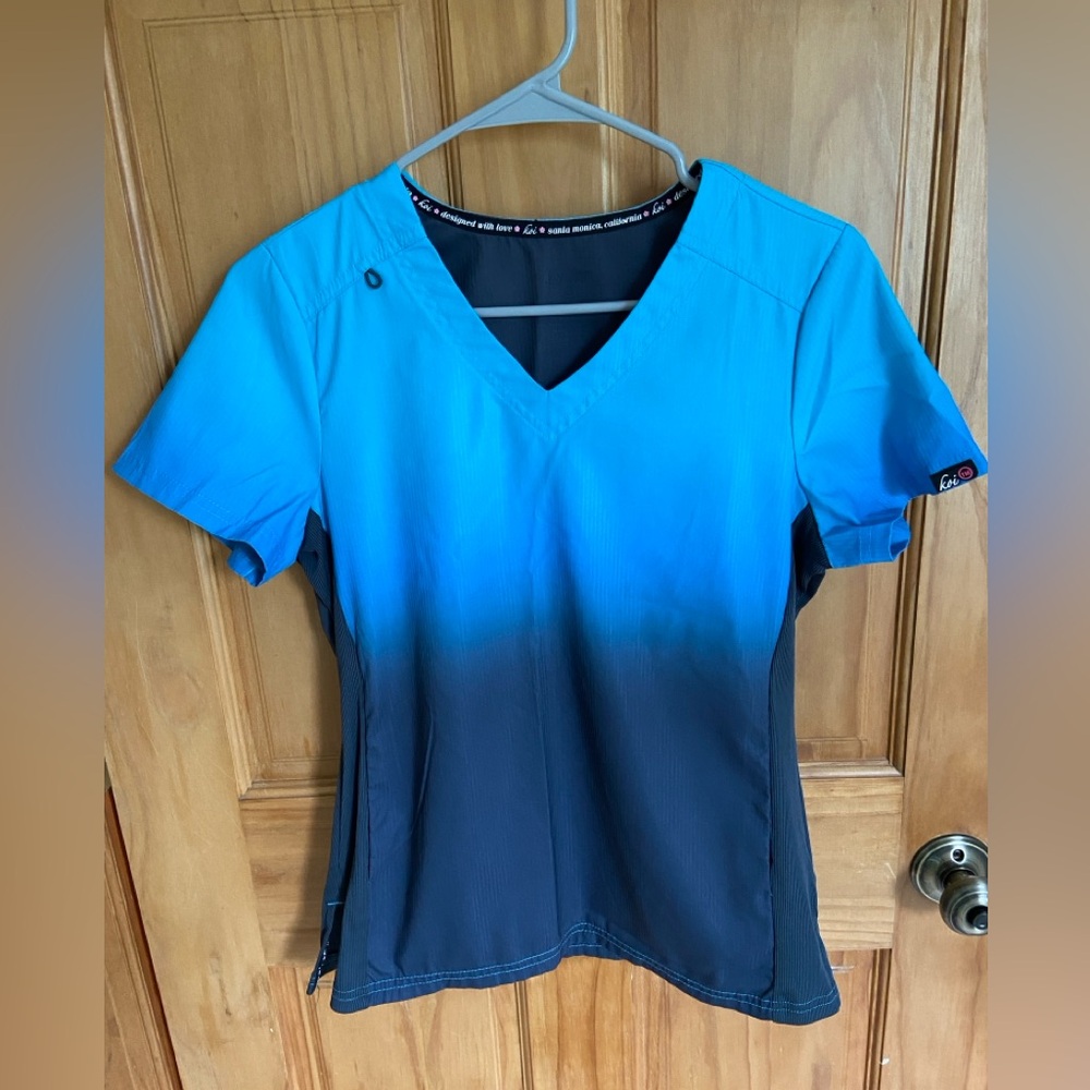 Kai Lightweight Scrub Top Women’s XS Ombré Blue